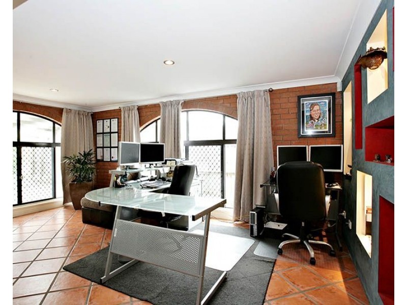 20 COTLEW STREET, Southport QLD 4215