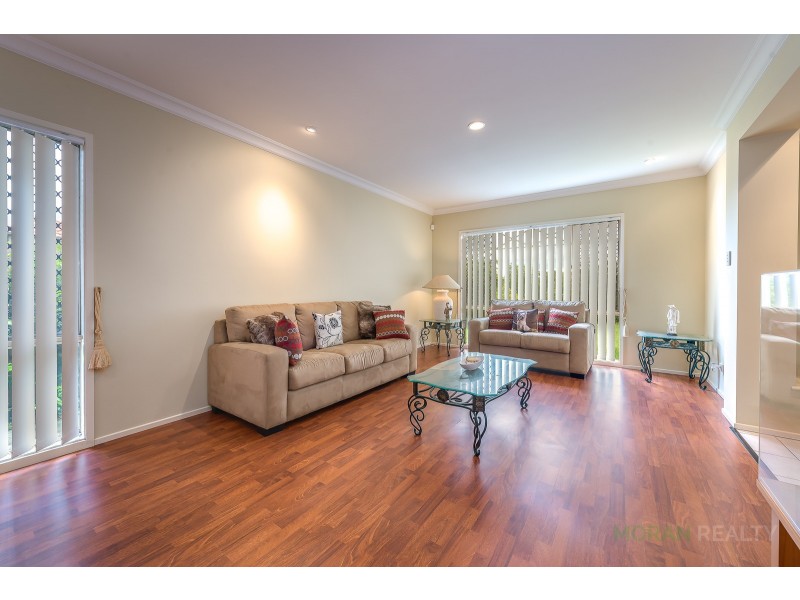 19 Lillywood Circuit, Molendinar QLD 4214