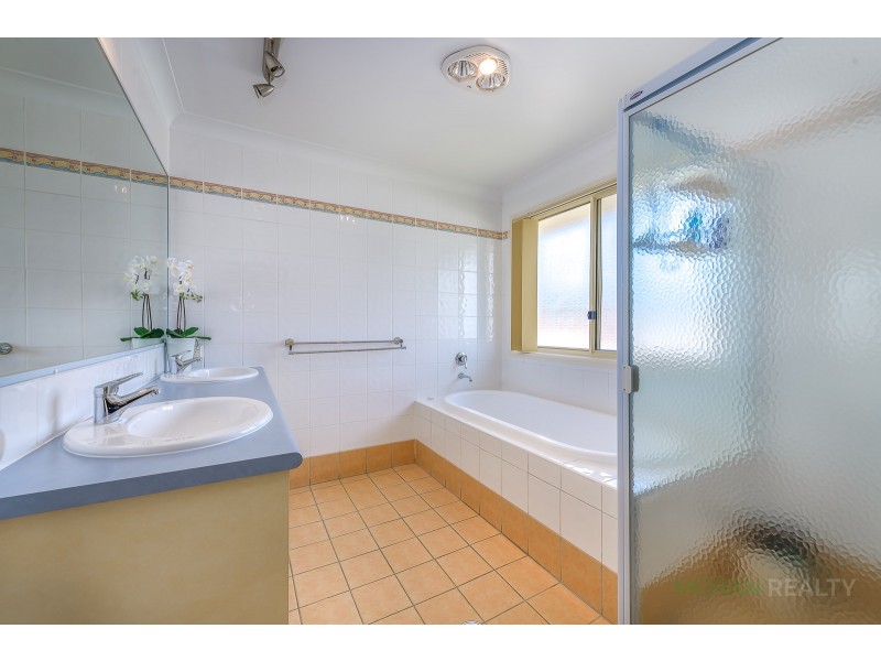 19 Dellwood Circuit, Molendinar QLD 4214