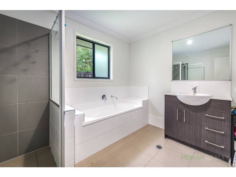 40 Mieka Crescent, Pimpama QLD 4209
