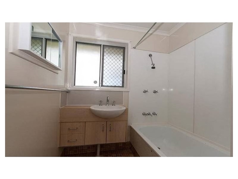 37 Bloodwood Crescent, Molendinar QLD 4214