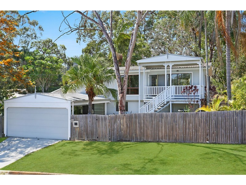 17 Darling Cres, Molendinar QLD 4214