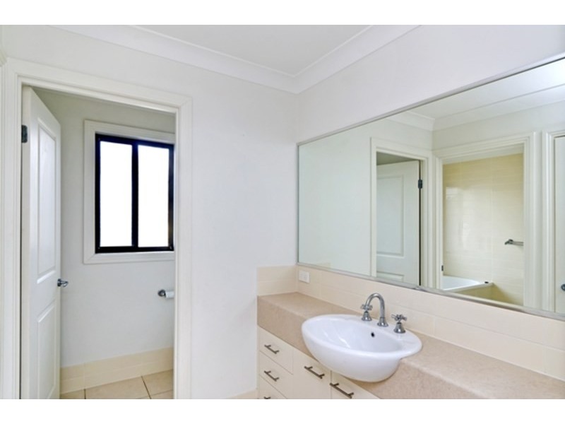 @ Zane Street, Molendinar QLD 4214