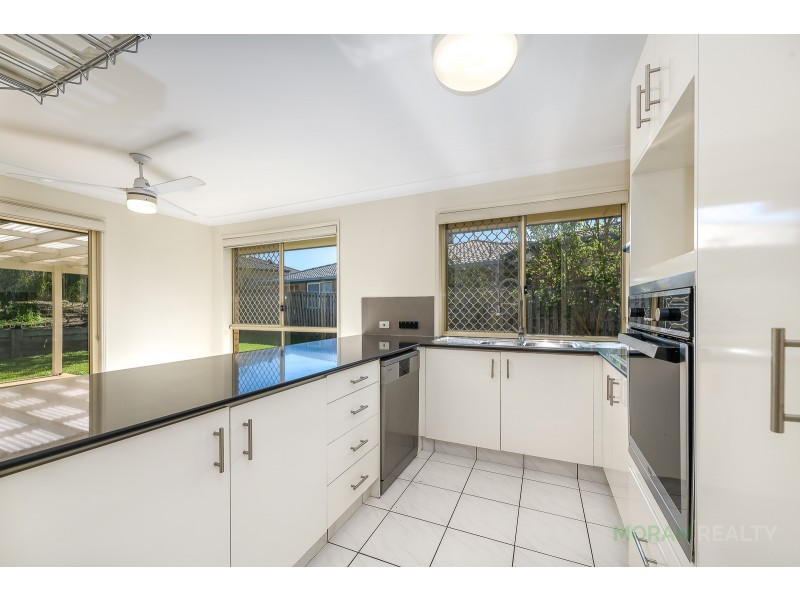 6 County Close, Parkwood QLD 4214