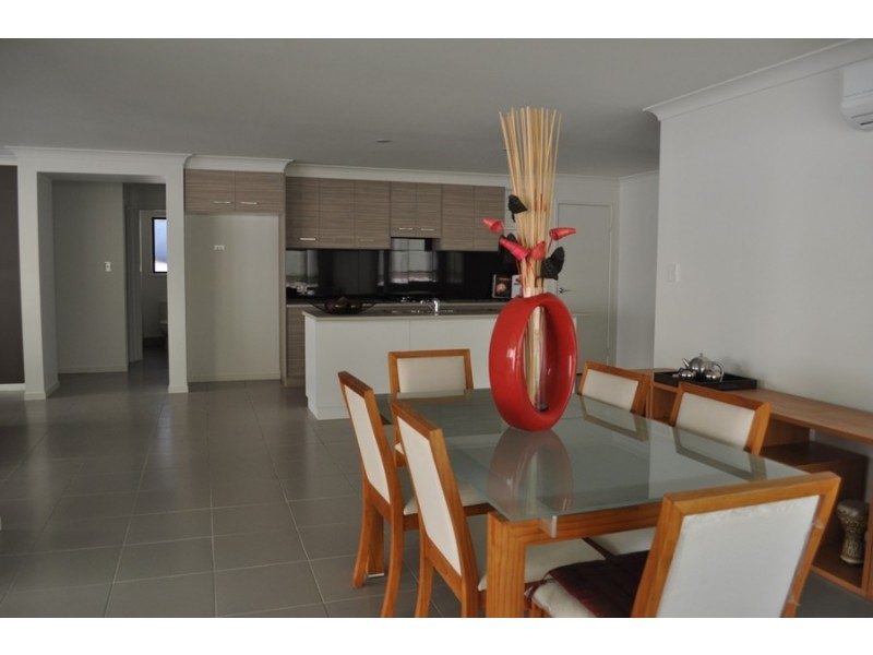 27 Gidgee Court, Molendinar QLD 4214
