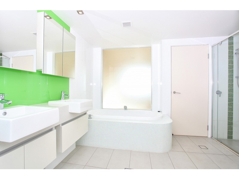 20-28 Bayview Street, Runaway Bay QLD 4216