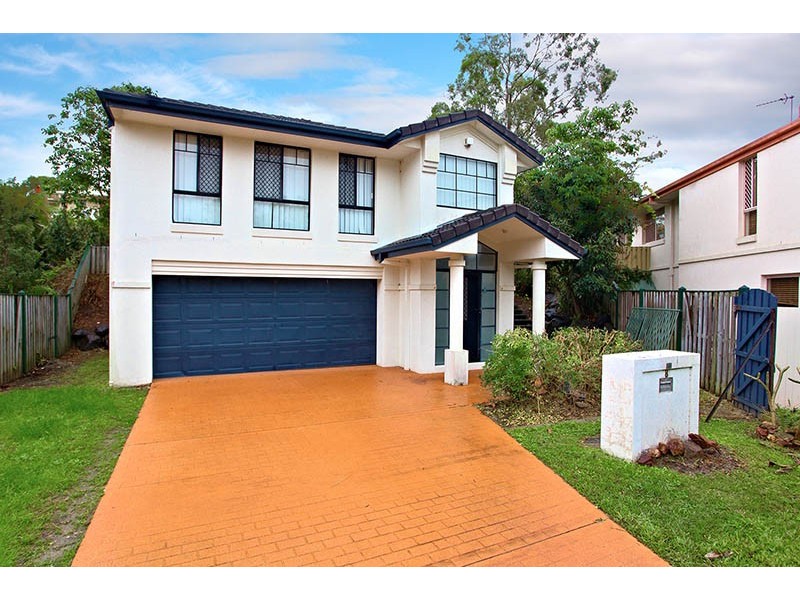 8 Clear River Boulevard, Ashmore QLD 4214