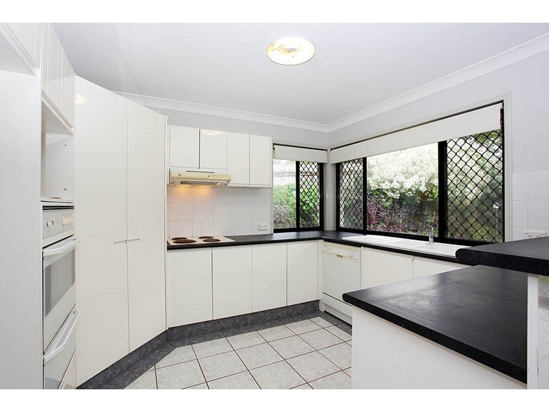 8 Clear River Boulevard, Ashmore QLD 4214