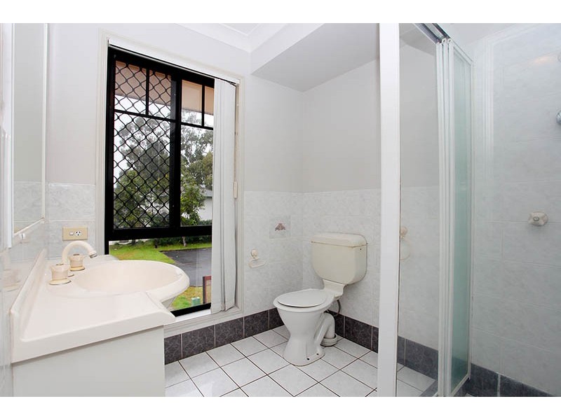 8 Clear River Boulevard, Ashmore QLD 4214