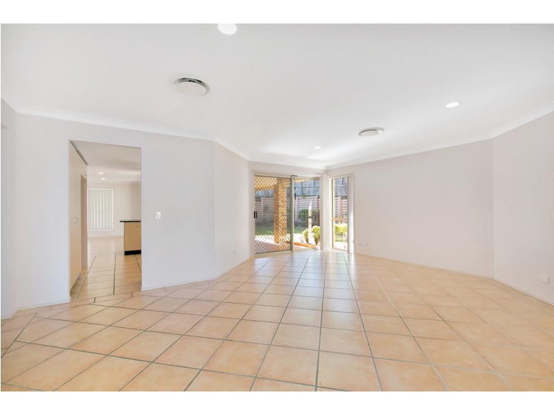 2 Gilcrest Court, Molendinar QLD 4214