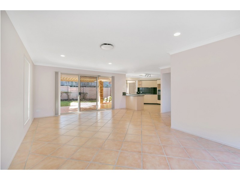 2 Gilcrest Court, Molendinar QLD 4214