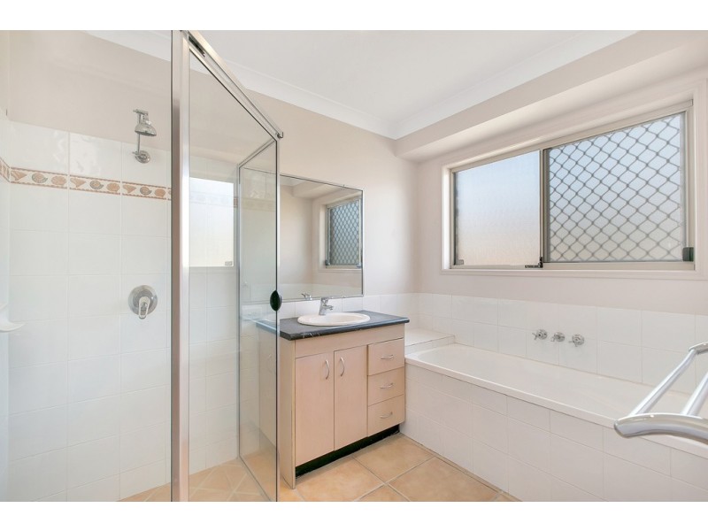 2 Gilcrest Court, Molendinar QLD 4214