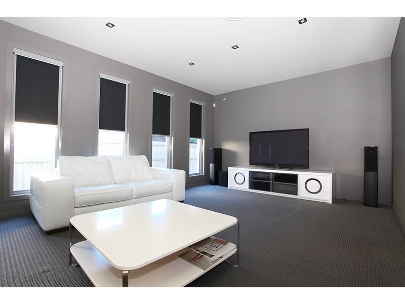 8 Corymbia Way, Molendinar QLD 4214