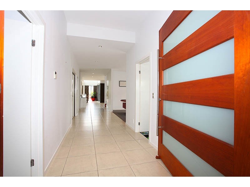 8 Corymbia Way, Molendinar QLD 4214