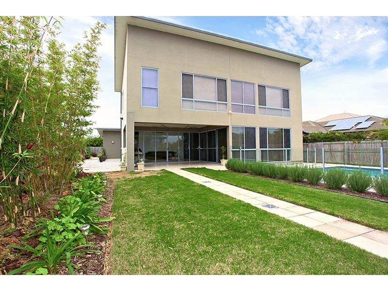 8 Corymbia Way, Molendinar QLD 4214