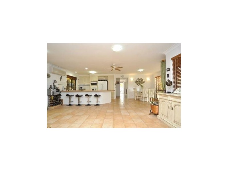 18 Brookland Court, Molendinar QLD 4214