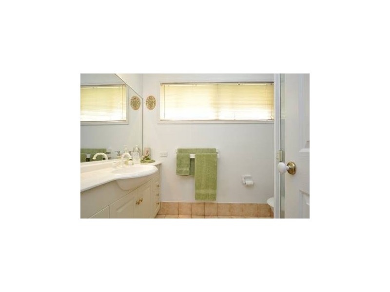 18 Brookland Court, Molendinar QLD 4214