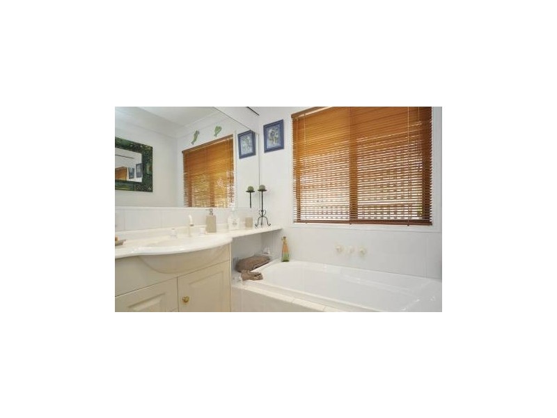 18 Brookland Court, Molendinar QLD 4214