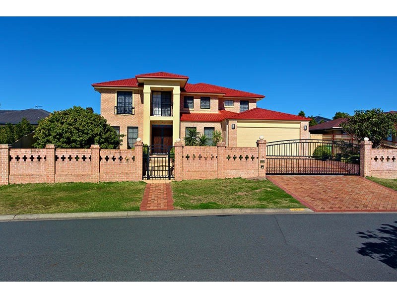 109 Crestwood Drive, Molendinar QLD 4214