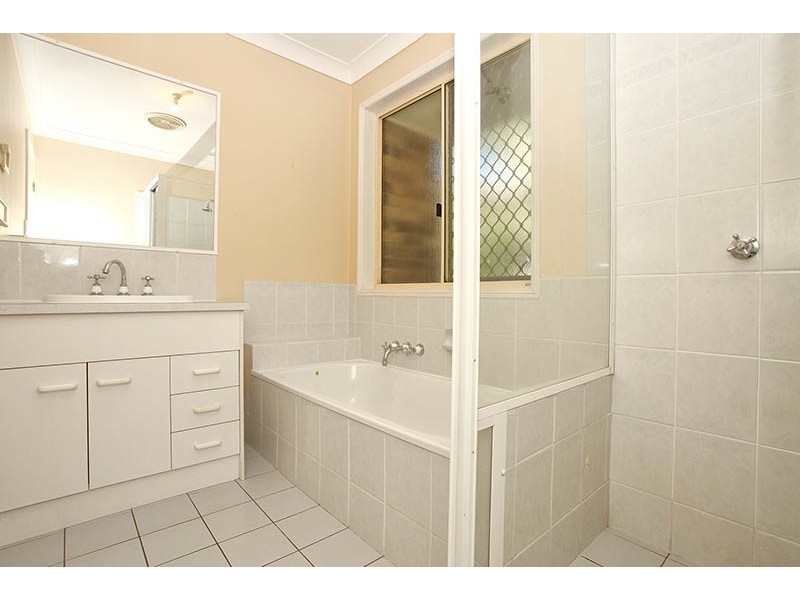 10 Presbytery Lane, Molendinar QLD 4214