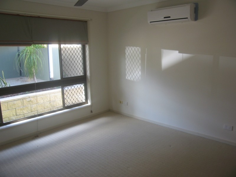 10 Milbong Terrace, Ashmore QLD 4214
