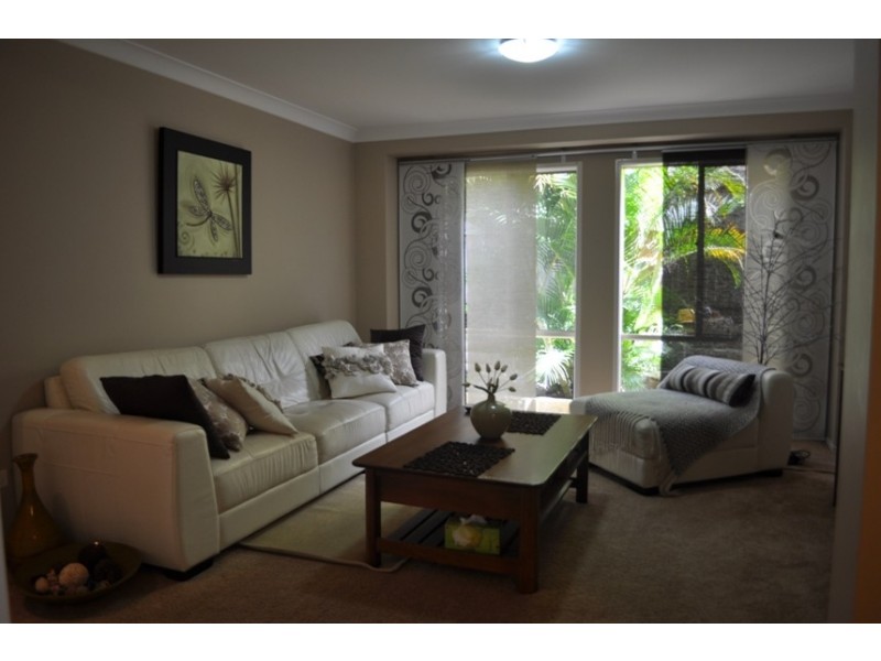 6 Redwood Place, Molendinar QLD 4214