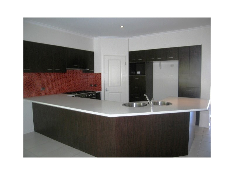 55 Highcrest Circuit, Molendinar QLD 4214