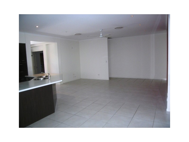 55 Highcrest Circuit, Molendinar QLD 4214