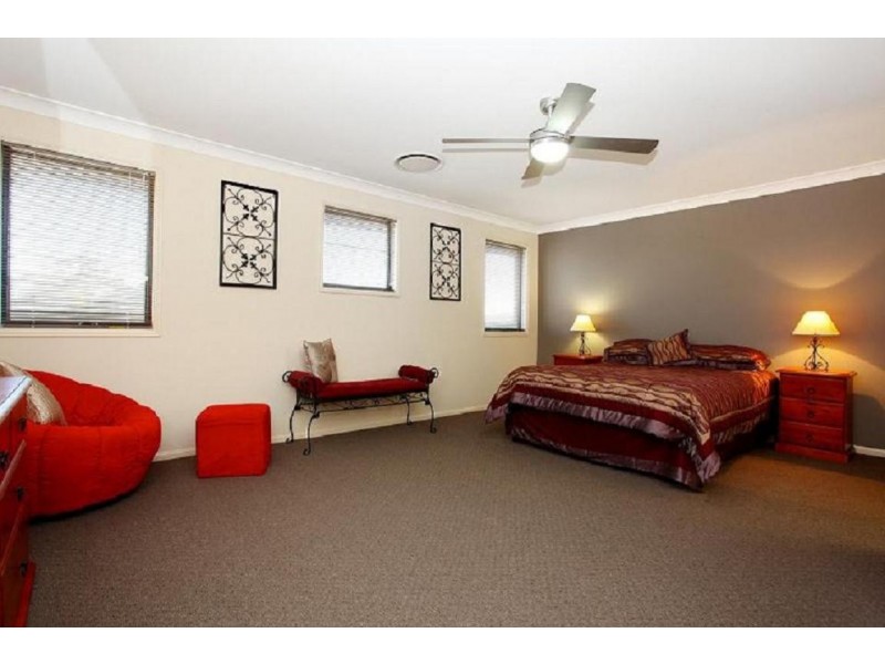 13 Stringybark Drive, Molendinar QLD 4214