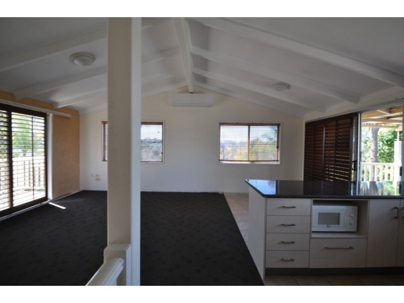 12 Flinders Avenue, Molendinar QLD 4214