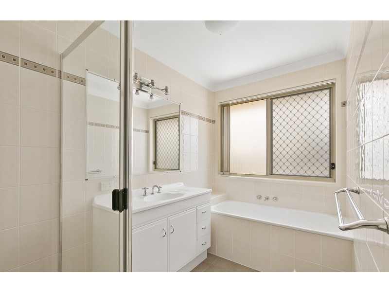 18 Silkwood Way, Molendinar QLD 4214