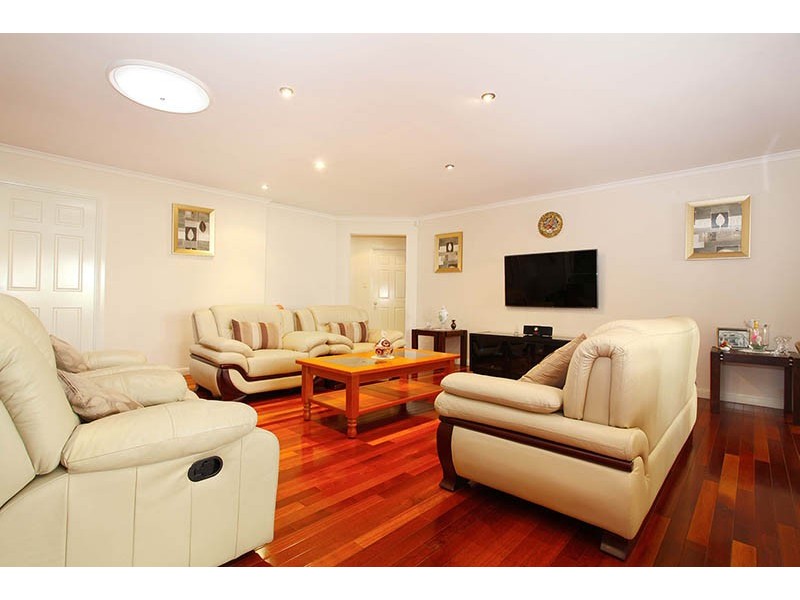 34 Gumleaf Drive, Molendinar QLD 4214