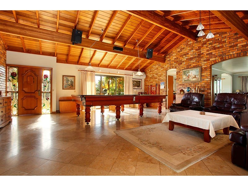 11 Kingsway Drive, Molendinar QLD 4214