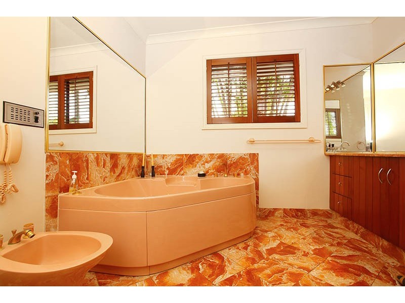 11 Kingsway Drive, Molendinar QLD 4214