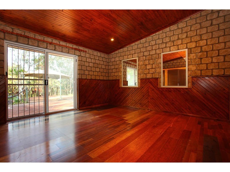 11 Kingsway Drive, Molendinar QLD 4214