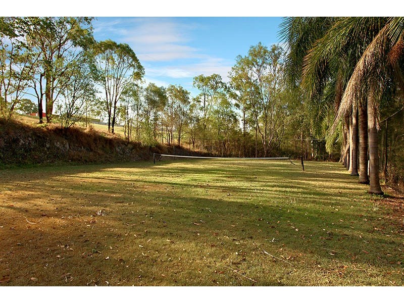 11 Kingsway Drive, Molendinar QLD 4214