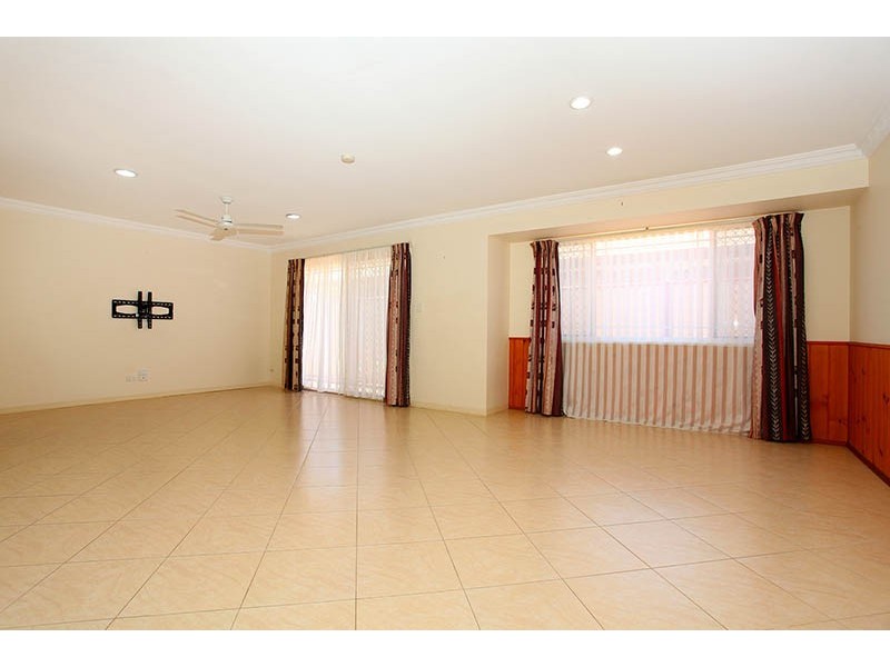 2 Ganton Court, Parkwood QLD 4214