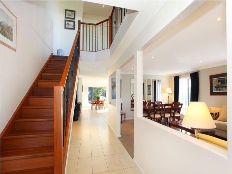 11 Casuarina Drive, Molendinar QLD 4214