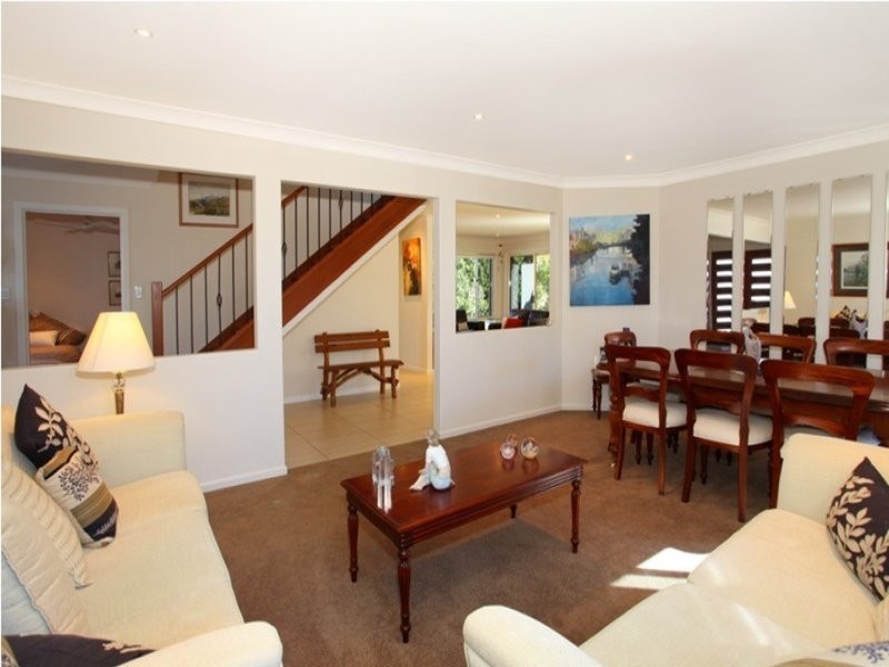 11 Casuarina Drive, Molendinar QLD 4214