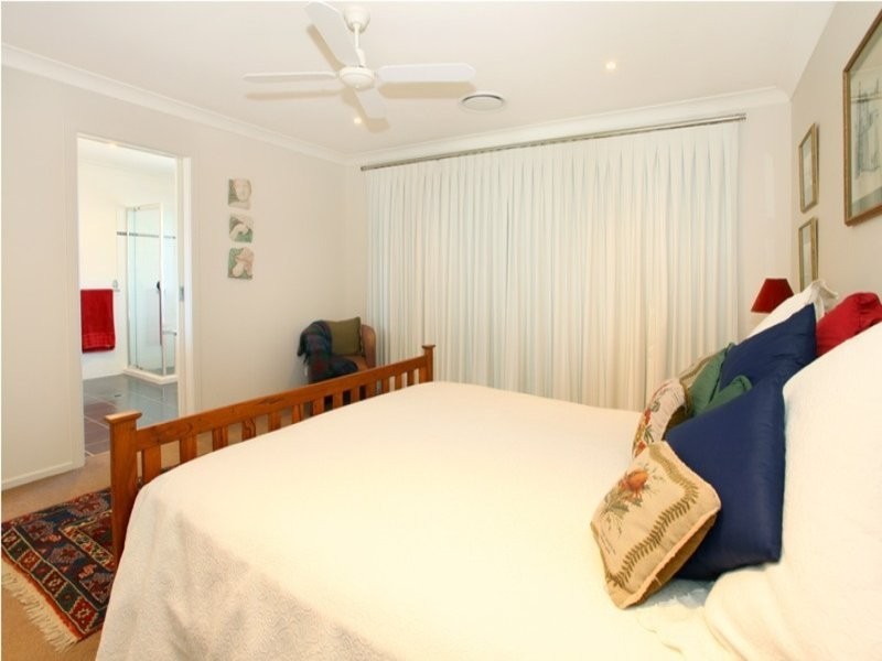 11 Casuarina Drive, Molendinar QLD 4214