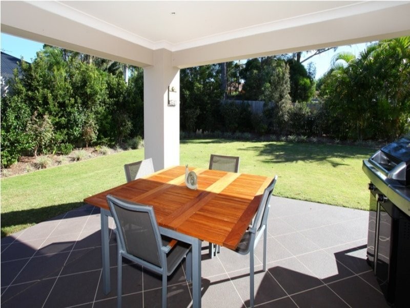 11 Casuarina Drive, Molendinar QLD 4214