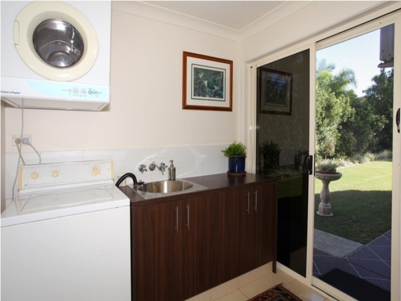 11 Casuarina Drive, Molendinar QLD 4214