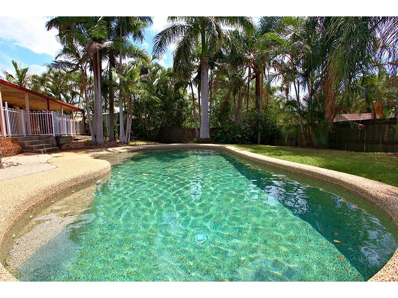 111 Macquarie Avenue, Molendinar QLD 4214