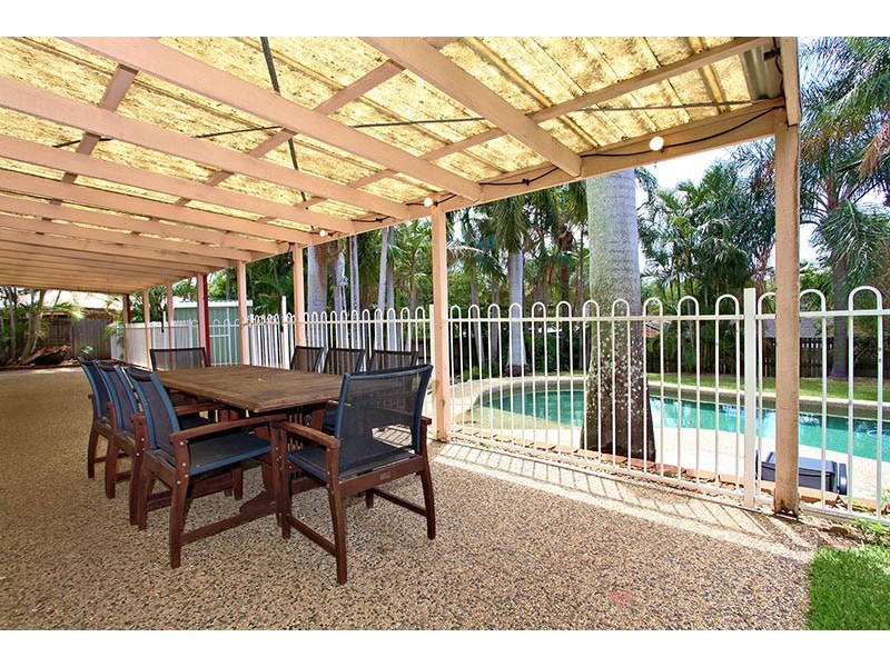 111 Macquarie Avenue, Molendinar QLD 4214