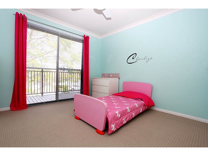 11 KAWANA CRESCENT, Ashmore QLD 4214