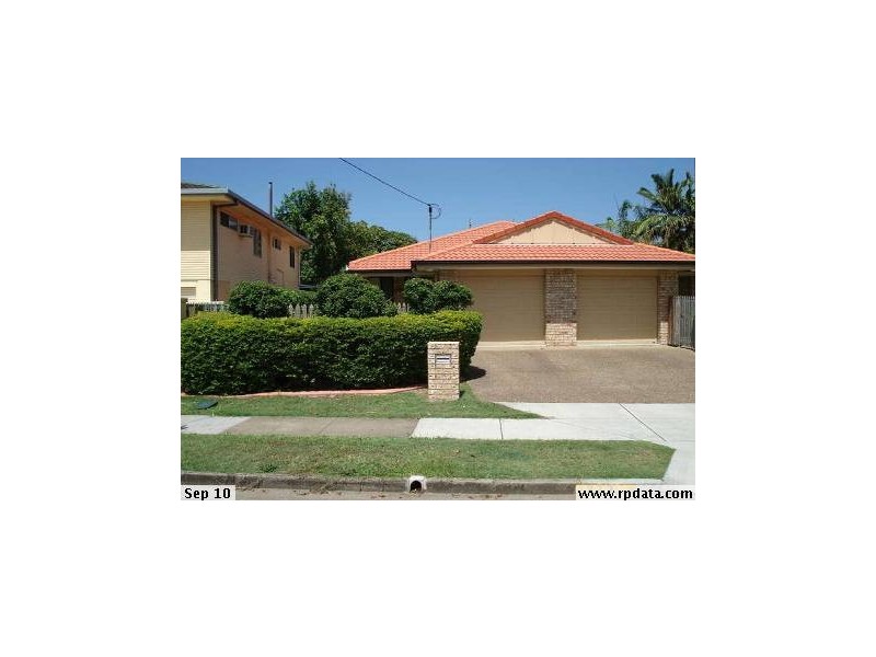 2/223 Turpin Road, Labrador QLD 4215