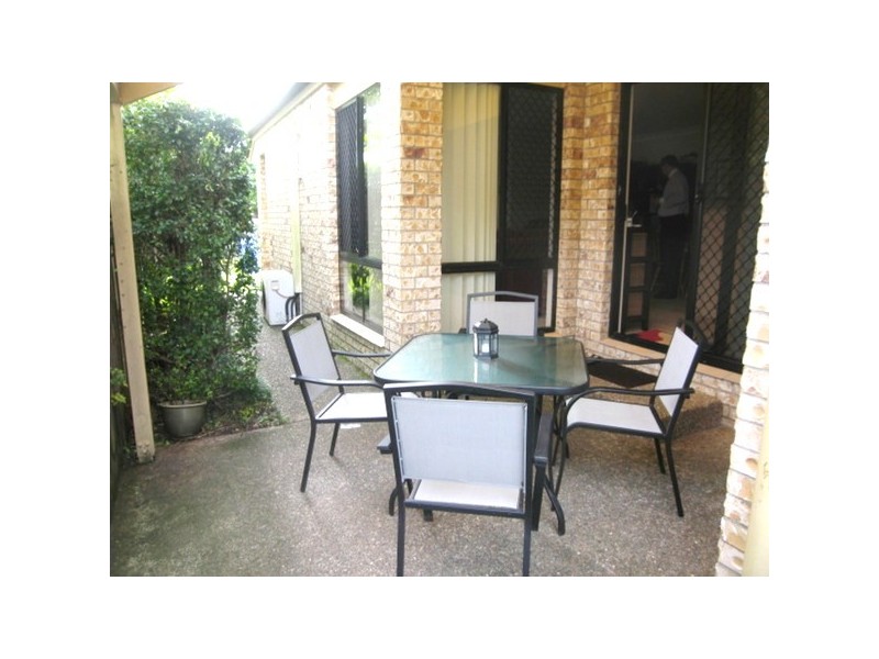 2/223 Turpin Road, Labrador QLD 4215