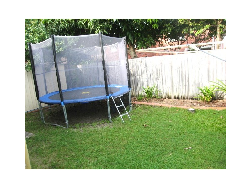 2/223 Turpin Road, Labrador QLD 4215