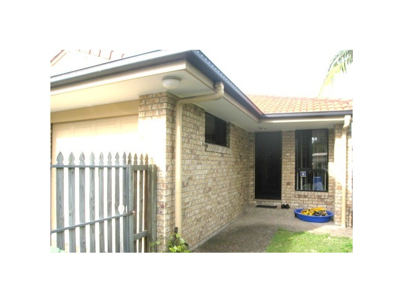 2/223 Turpin Road, Labrador QLD 4215