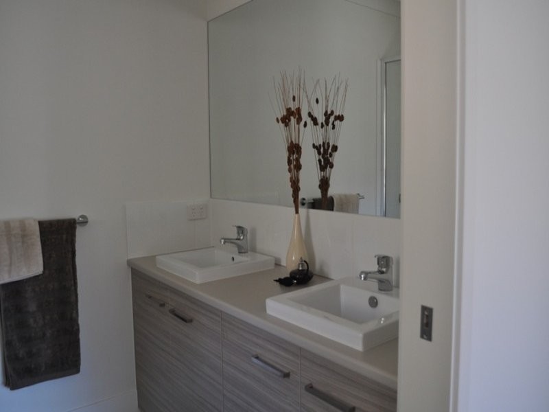 27 Gidgee Court, Molendinar QLD 4214